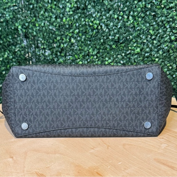 Michael Kors Voyager East West EW Logo Signature Tote Dark Silver Bag Handbag - Picture 5 of 12